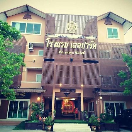 Le Parc Wangnang Hotel Phitsanulok Buitenkant foto