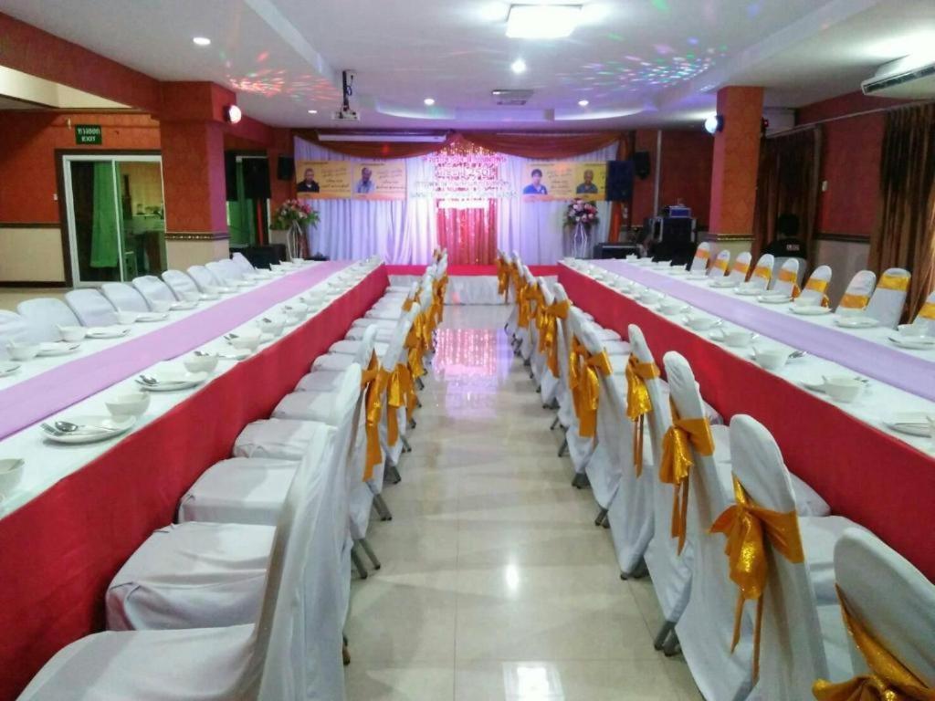 Le Parc Wangnang Hotel Phitsanulok Buitenkant foto