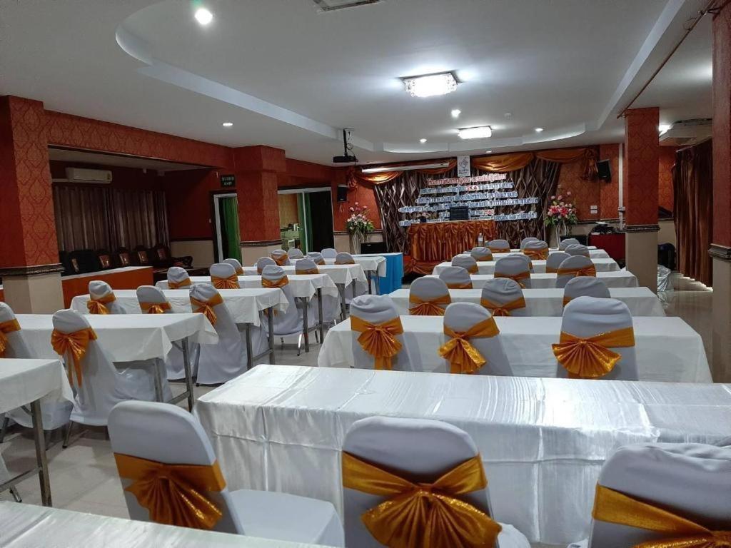 Le Parc Wangnang Hotel Phitsanulok Buitenkant foto