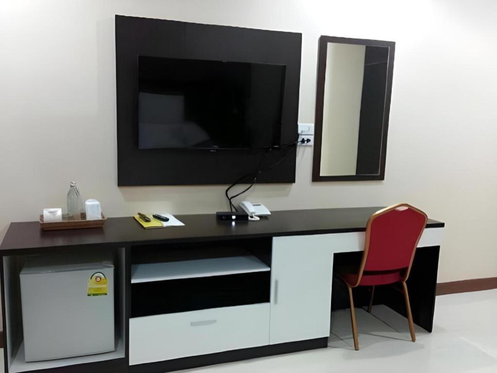 Le Parc Wangnang Hotel Phitsanulok Buitenkant foto