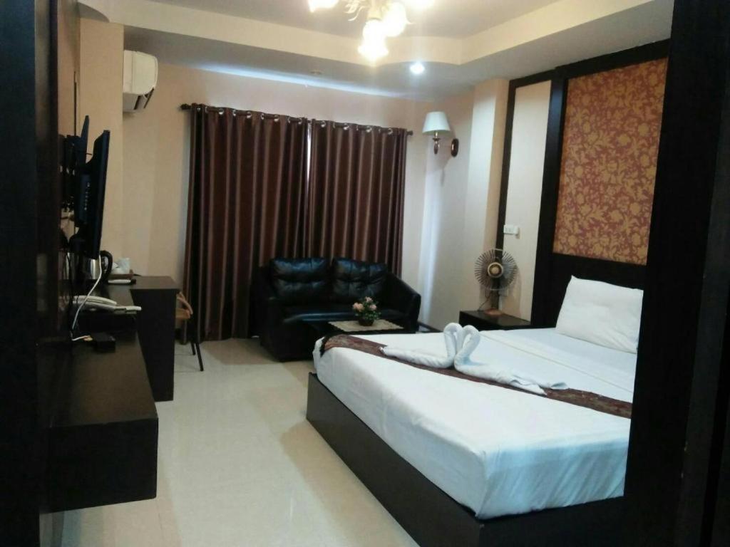 Le Parc Wangnang Hotel Phitsanulok Buitenkant foto