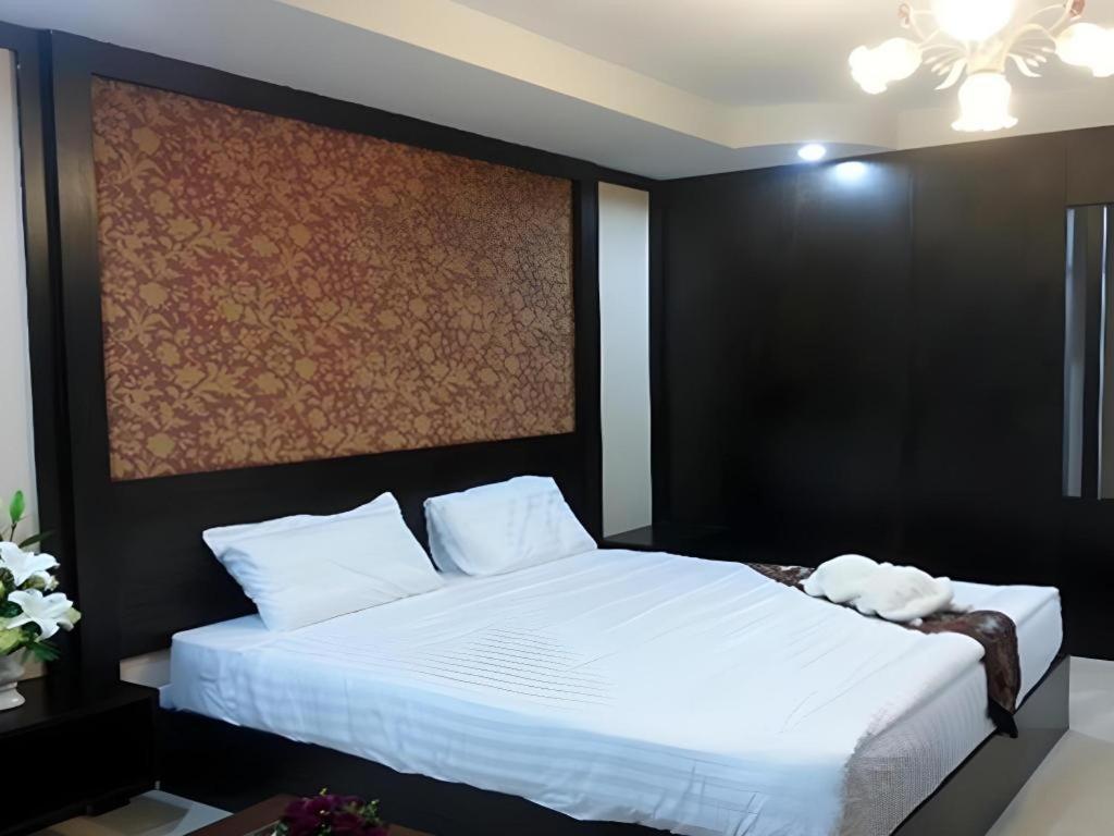 Le Parc Wangnang Hotel Phitsanulok Buitenkant foto