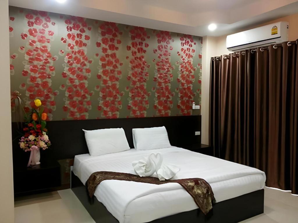 Le Parc Wangnang Hotel Phitsanulok Buitenkant foto