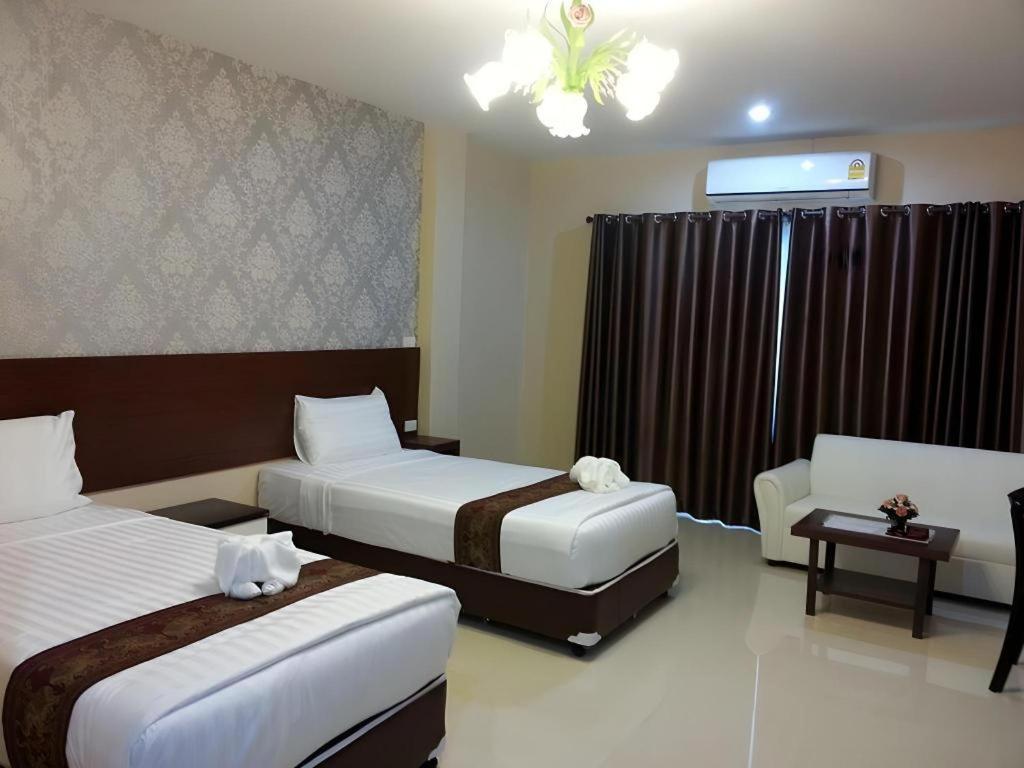 Le Parc Wangnang Hotel Phitsanulok Buitenkant foto
