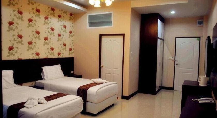 Le Parc Wangnang Hotel Phitsanulok Buitenkant foto