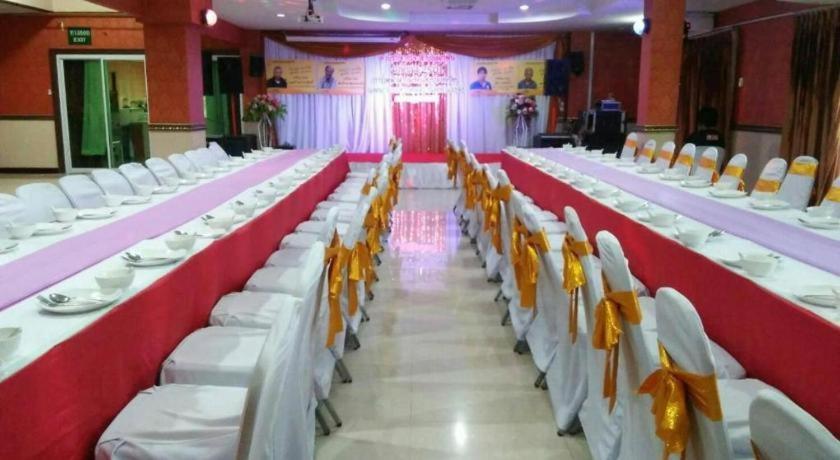 Le Parc Wangnang Hotel Phitsanulok Buitenkant foto