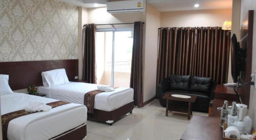 Le Parc Wangnang Hotel Phitsanulok Buitenkant foto