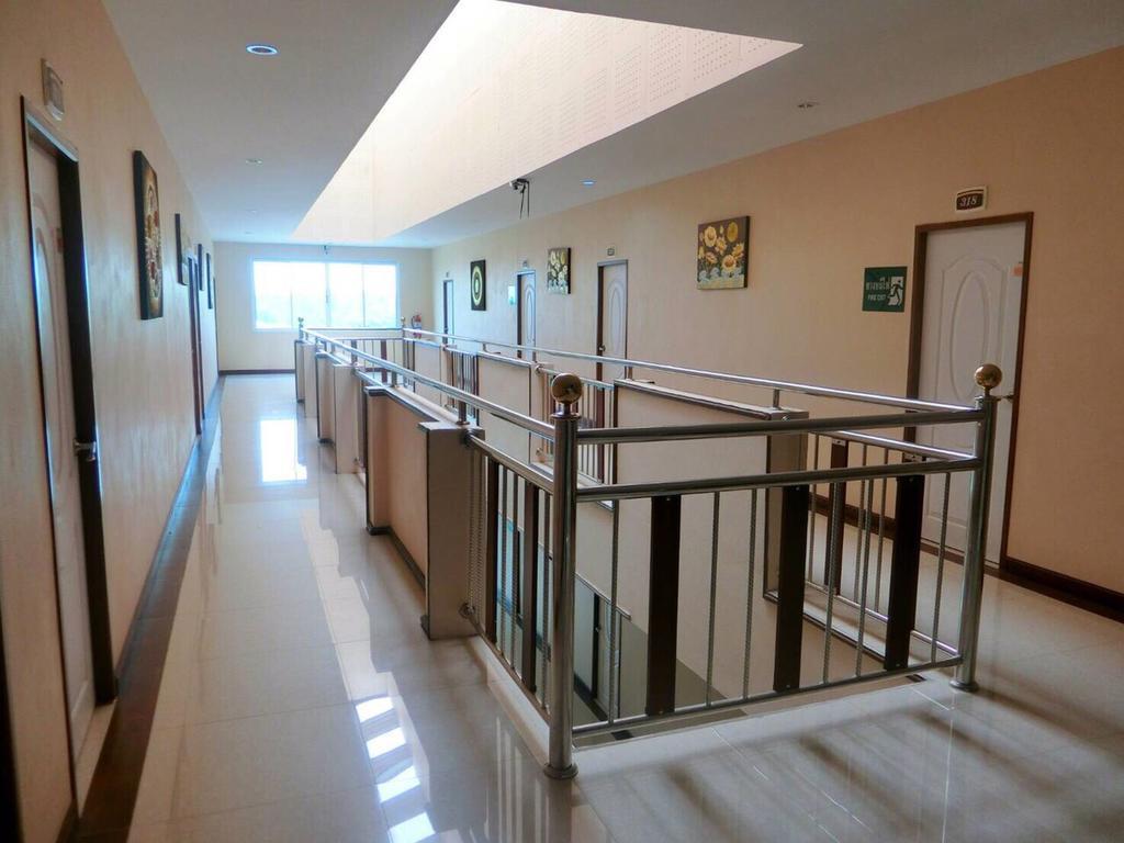 Le Parc Wangnang Hotel Phitsanulok Buitenkant foto