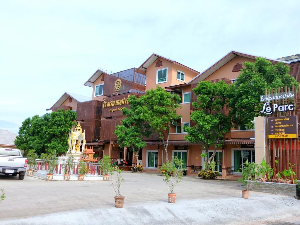 Le Parc Wangnang Hotel Phitsanulok Buitenkant foto