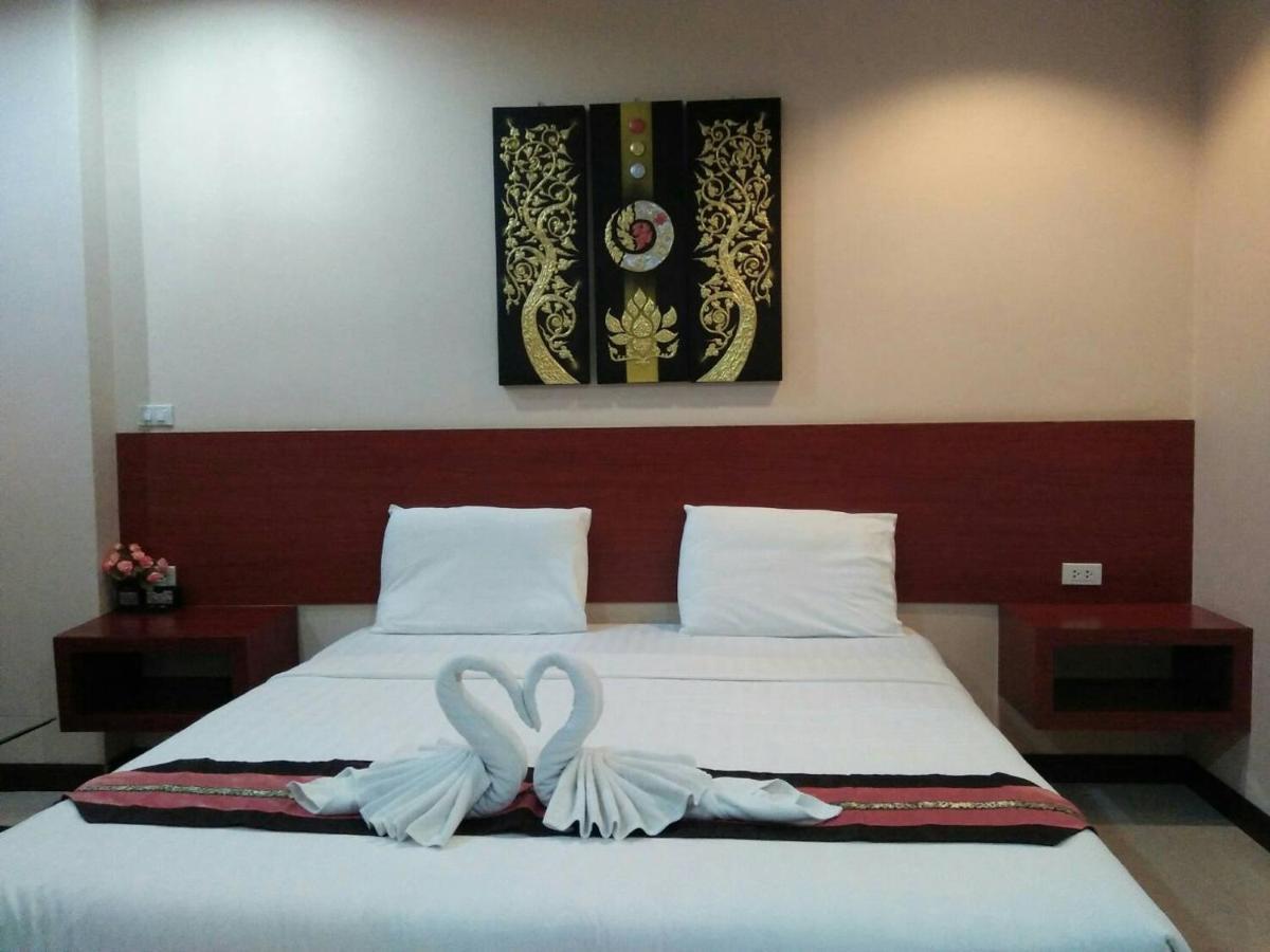 Le Parc Wangnang Hotel Phitsanulok Buitenkant foto